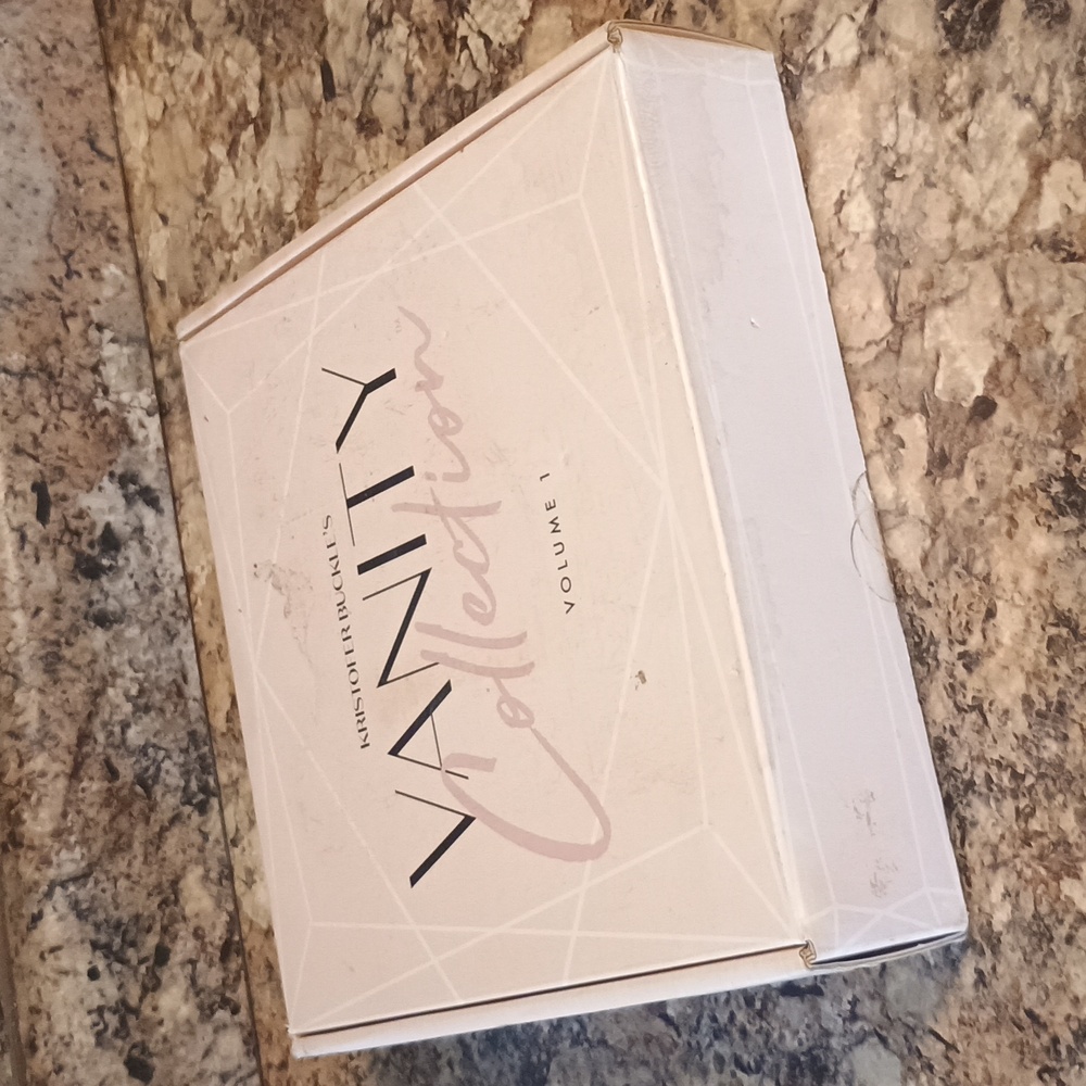 Kristofer Buckle Vanity Collection  Volume One Makeup Kit New - Picture 8 of 9